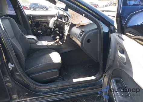 2016 Dodge Charger Sxt z USA, uszkodzony, nr VIN 2C3CDXHG8GH215275